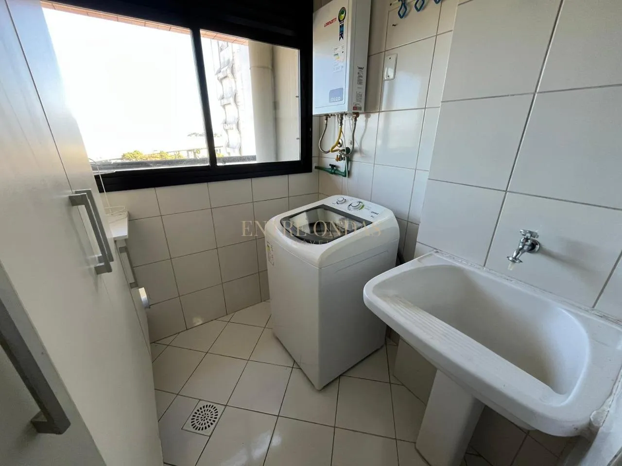 Apartment on the 1st floor with a water view — photo 19
