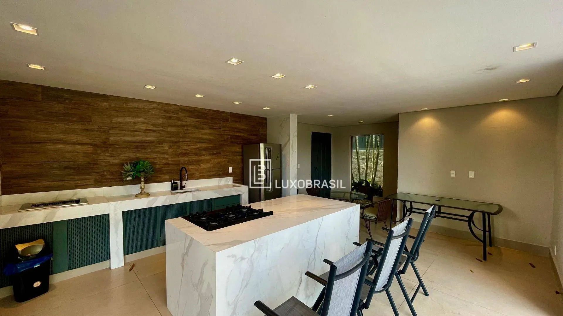 Furnished house with 9 en-suite bedrooms and 12 baths — photo 2