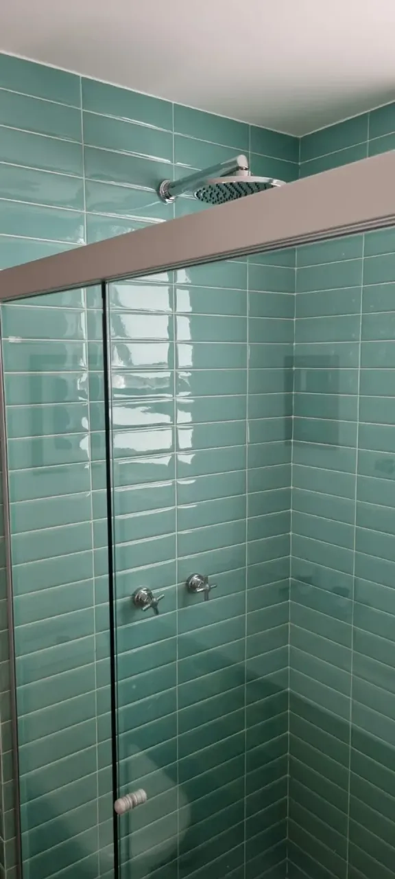 Apartamento con 3 dormitorios y ventanales de suelo a techo — photo 10