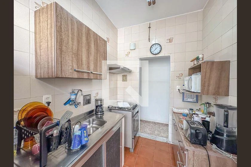 Furnished 86 m² apartment with 2 bedrooms and balcony — photo 33