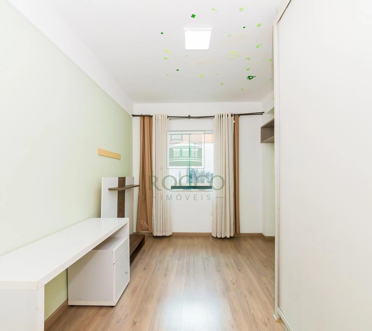 3-bedroom house with a bathtub — photo 18