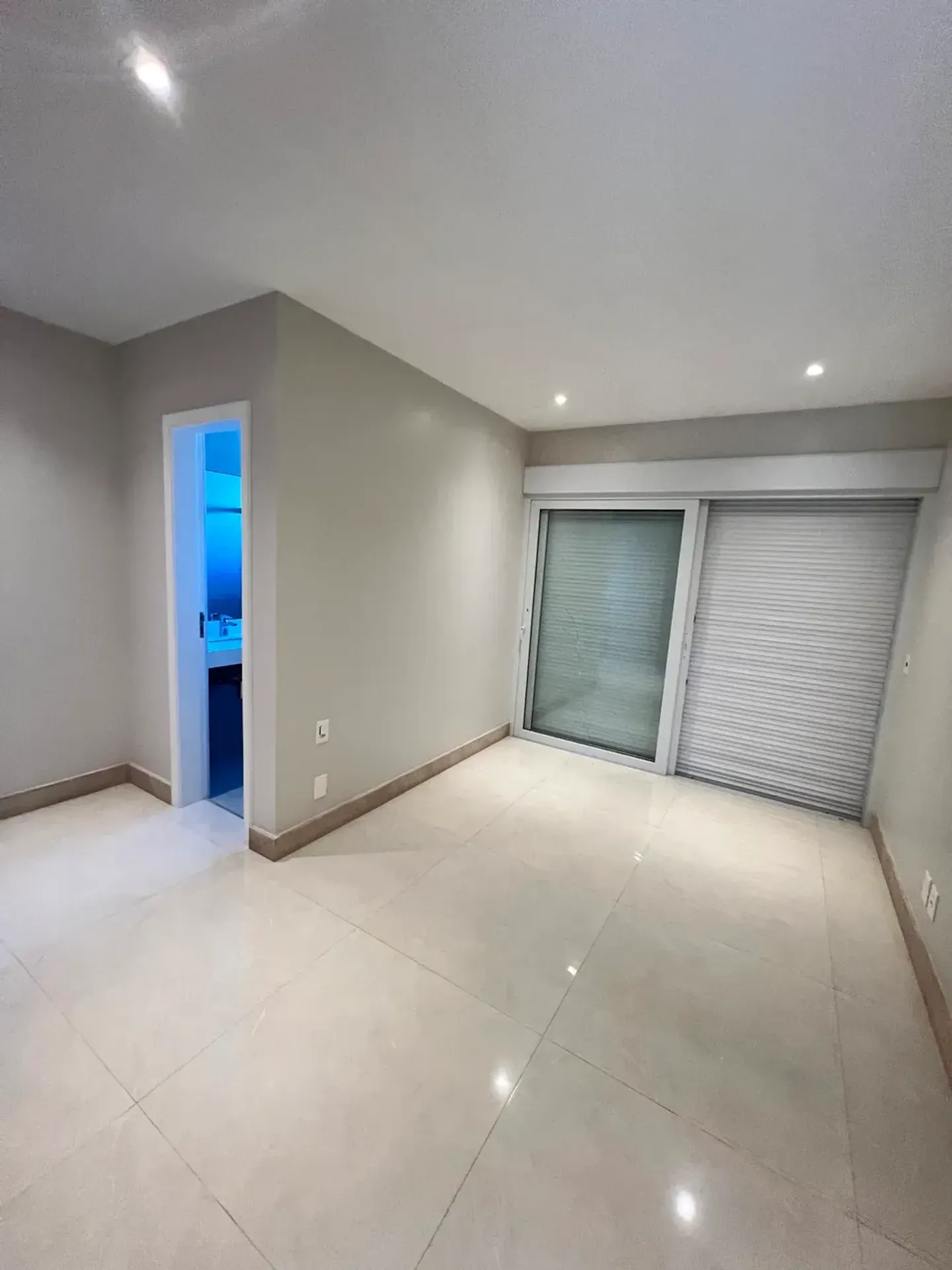Furnished house with 4 suites and 5 bathrooms, 434 m² — photo 7