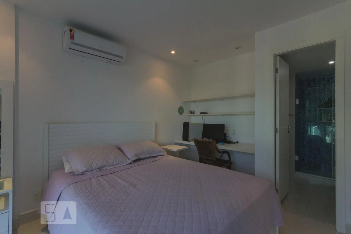 Furnished apartment with 2 en-suites and a balcony — photo 6