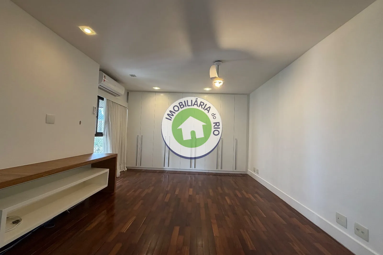 Apartamento sem mobília com 4 quartos e 5 banheiros — photo 13