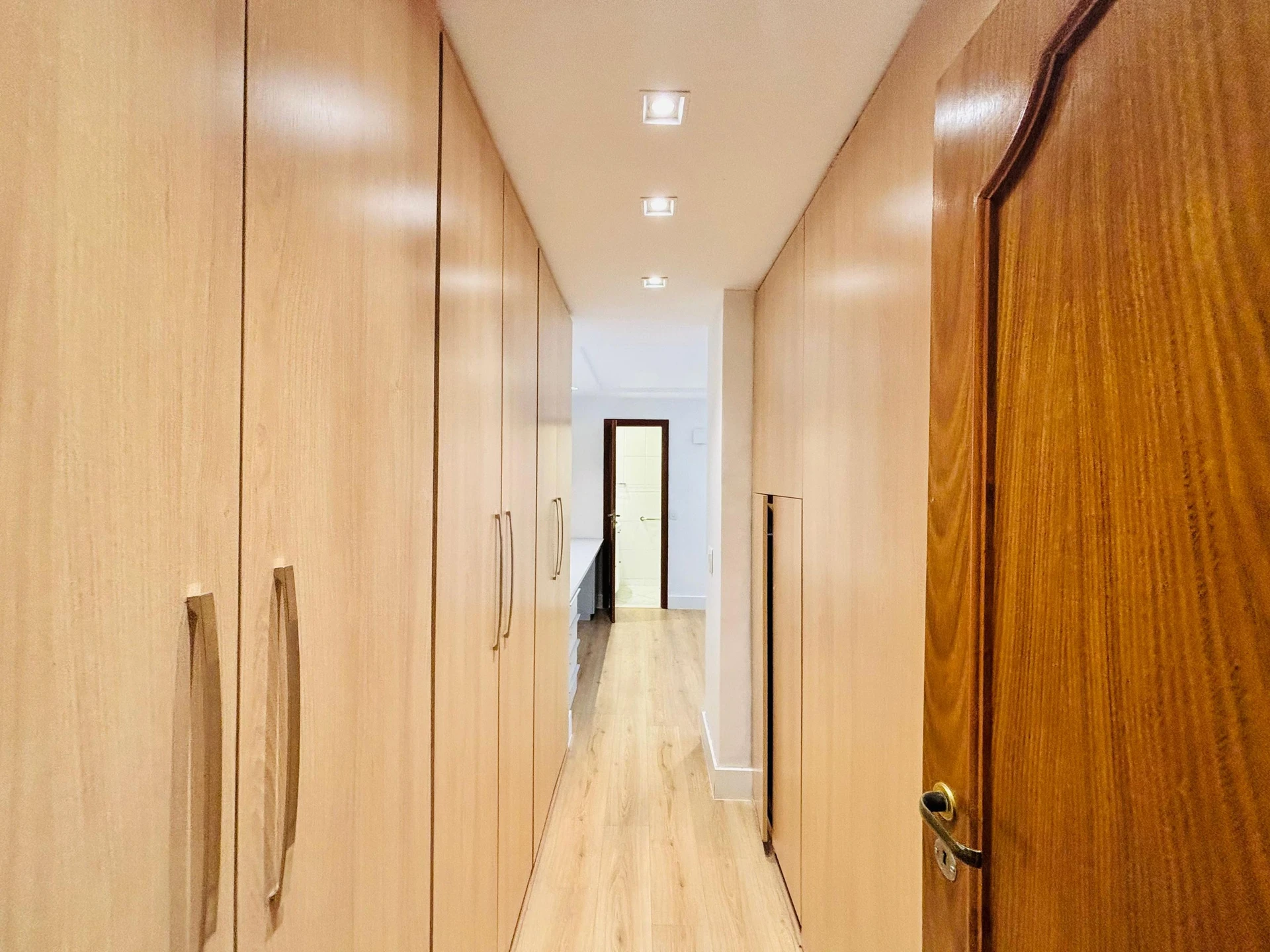 Mountain view in a 4-bedroom apartment, 220 m² — photo 38