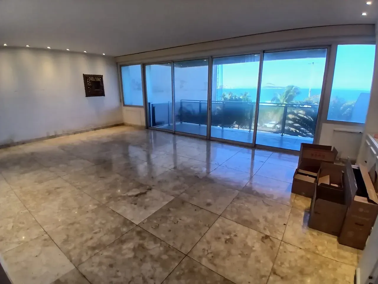 Apartment with balcony, 3 bedrooms and 3 bathrooms — photo 2