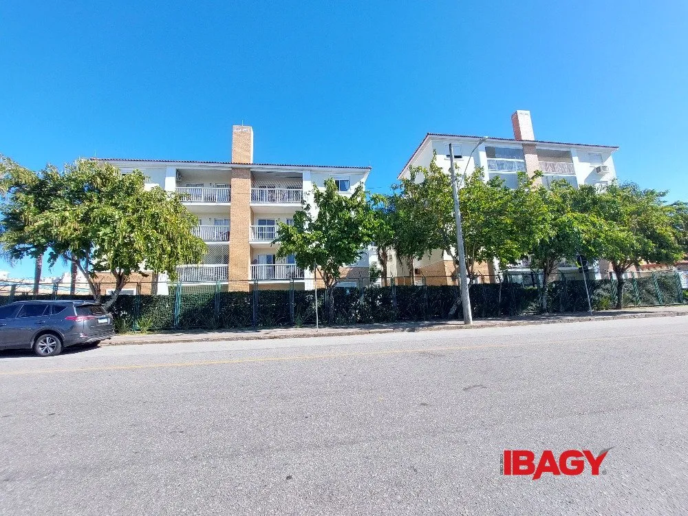 Apartamento de 2 dormitorios con balcón cerrado — photo 23