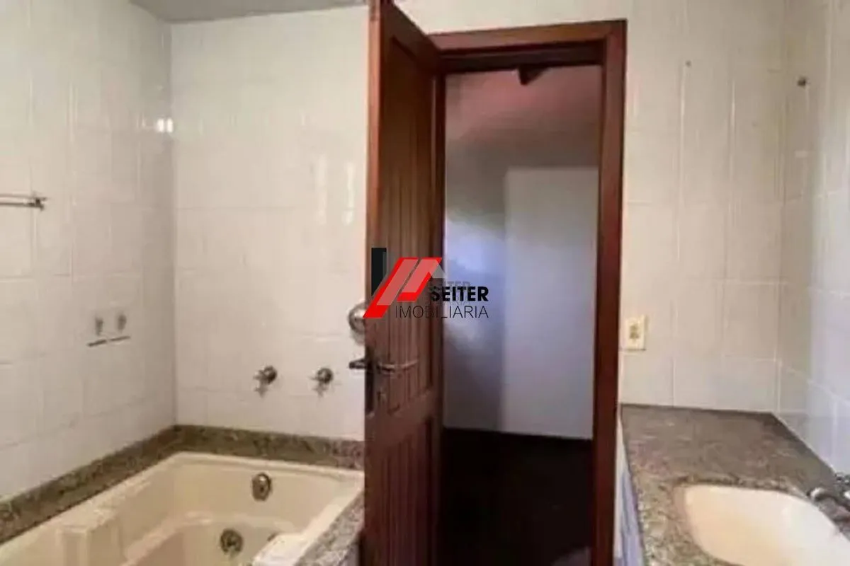 House with 3 bedrooms, 2 en-suites, 5 bathrooms — photo 6