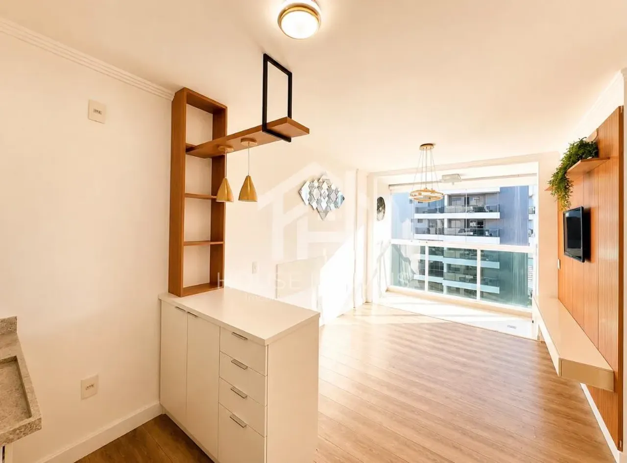 Apartamento com ar-condicionado e varanda envidraçada — photo 10