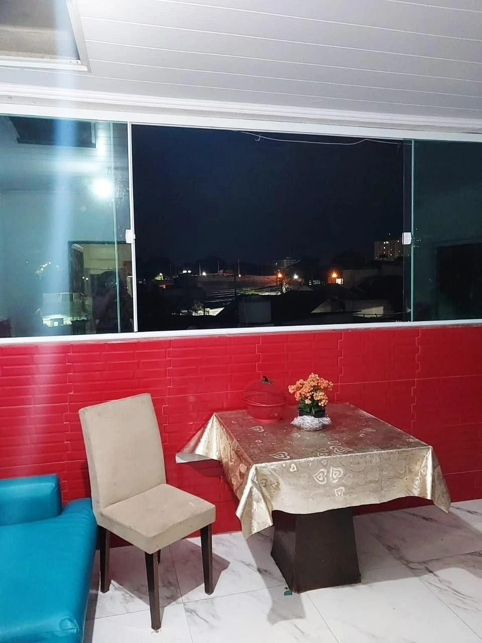 Casa mobiliada com 2 quartos e varanda — photo 3