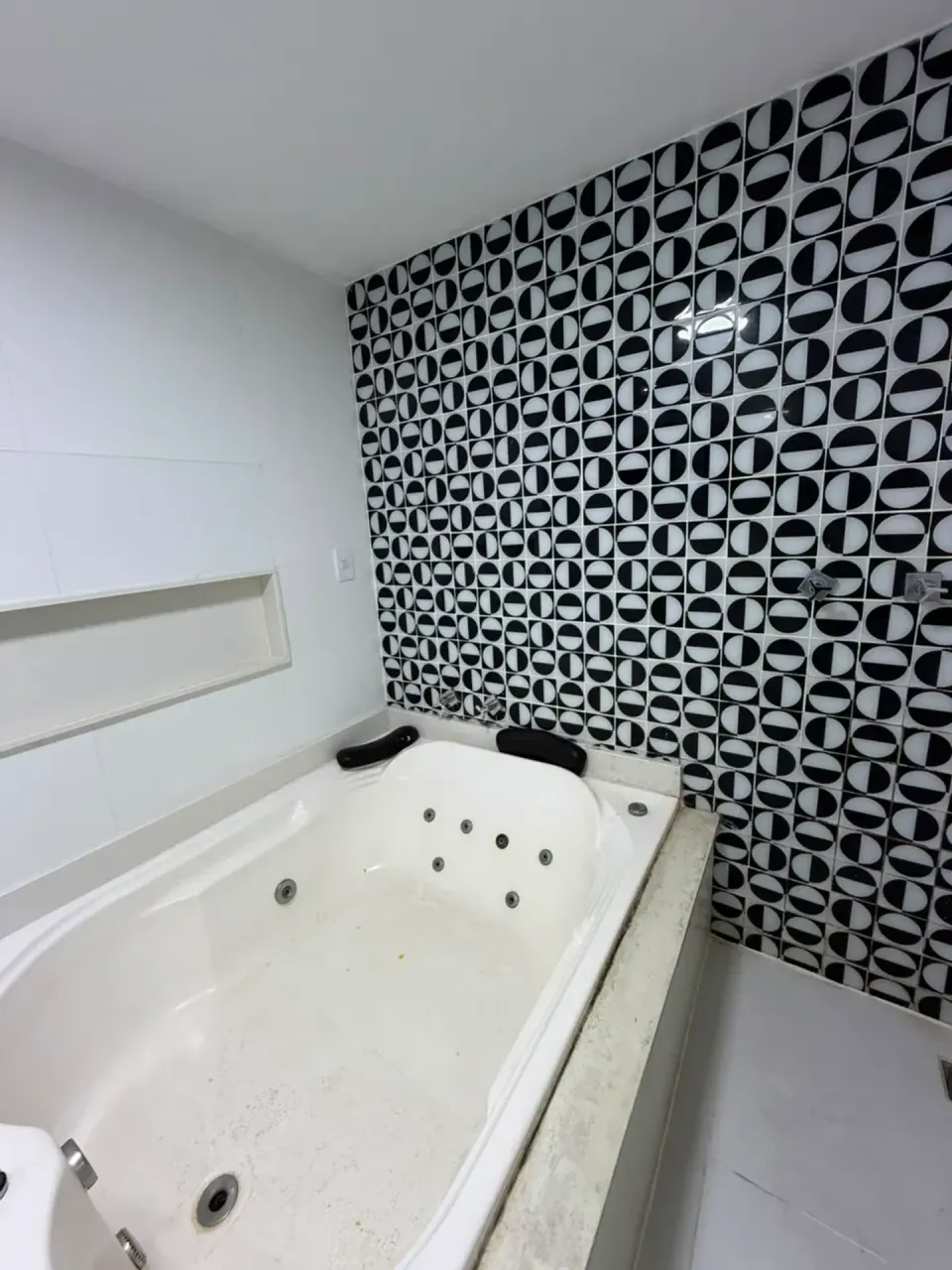 Rental house with 5 bedrooms and 5 bathrooms — photo 20