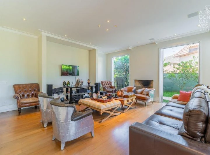 House with 5 bedrooms and 905 m² plus 6 parking spots — photo 7