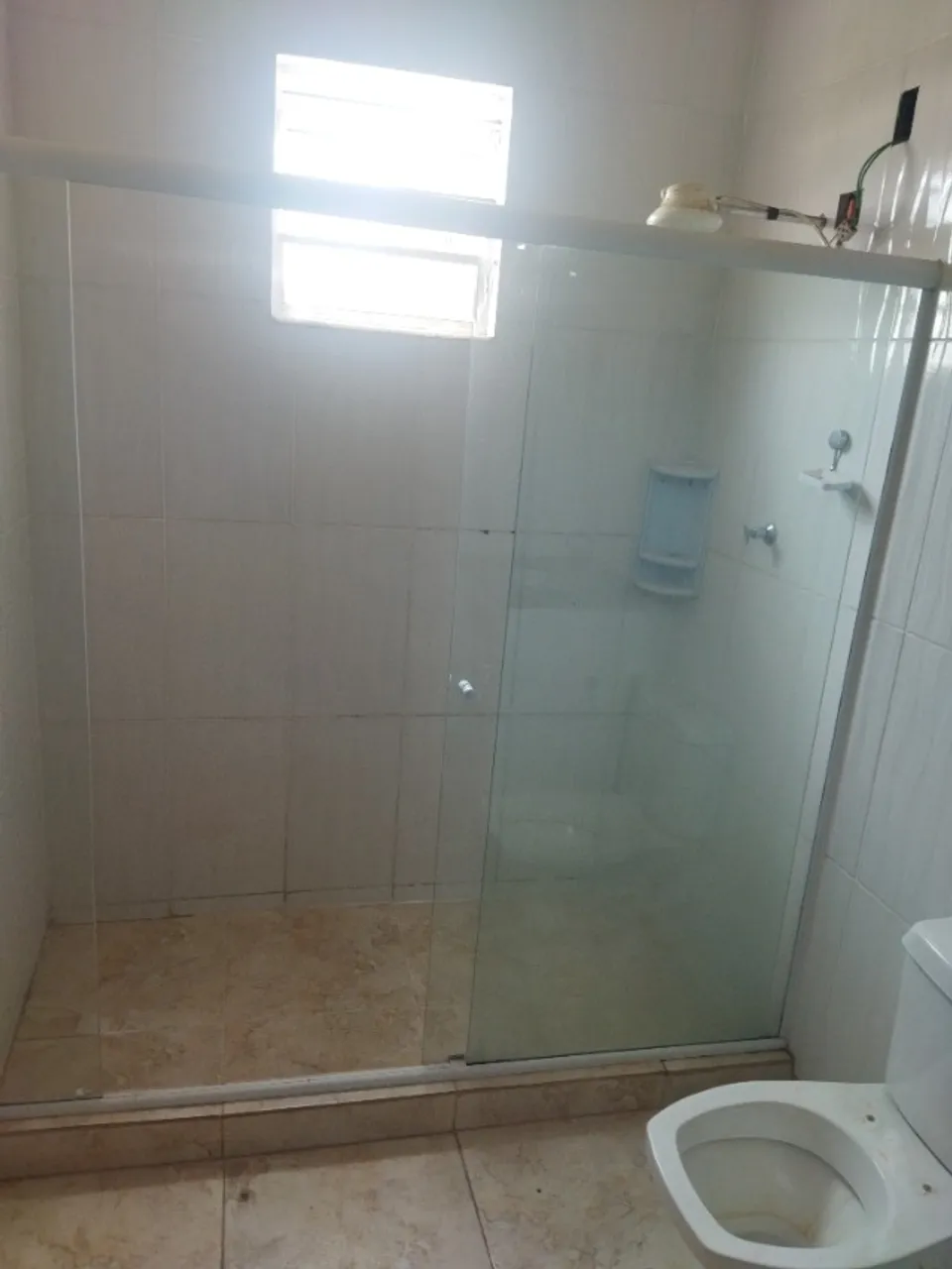 Casa con 2 dormitorios y ducha con vidrio — photo 5