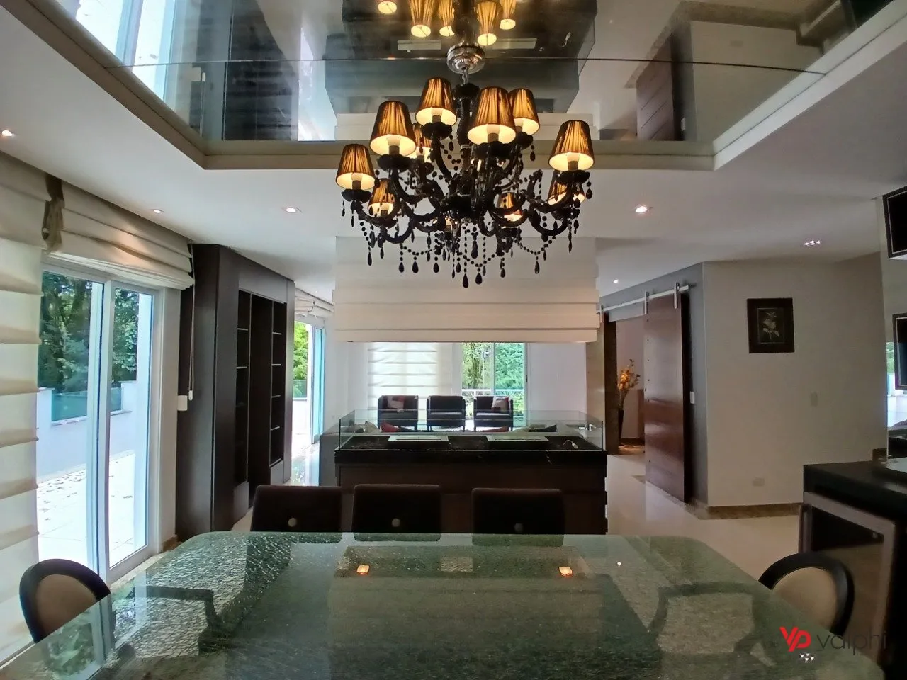 4-bedroom house with a grill on the balcony — photo 9