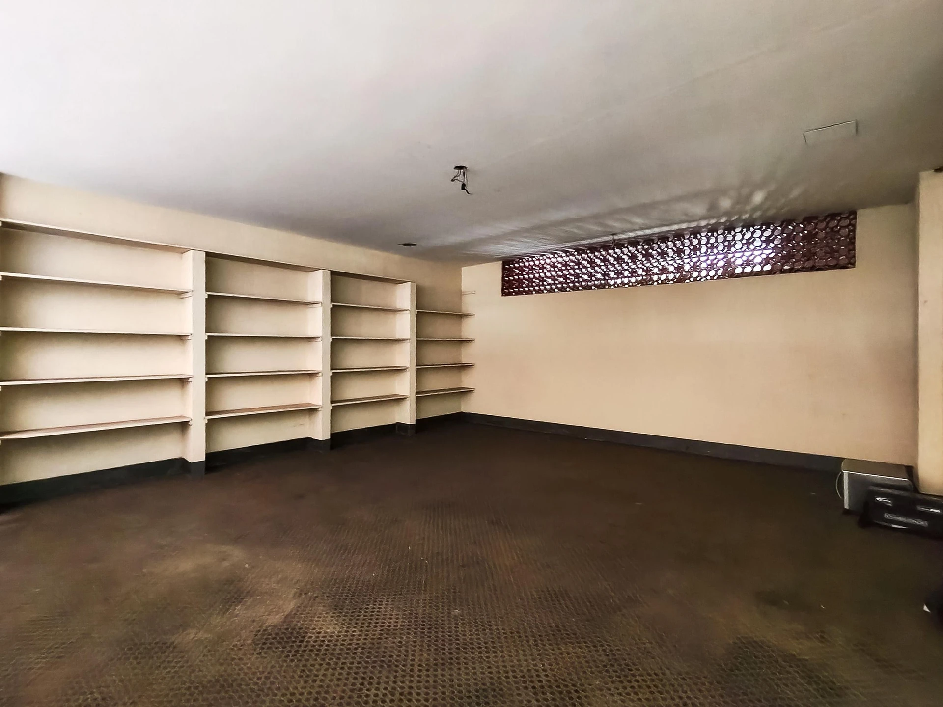 Furnished 4-bedroom apartment with 3 bathrooms — photo 78