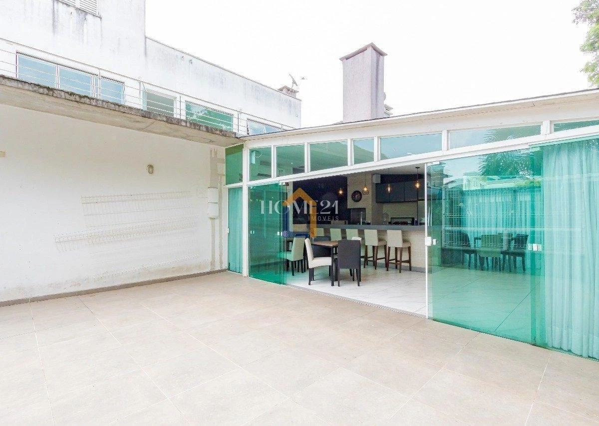 Unfurnished house with 4 bedrooms and open-plan kitchen — photo 40