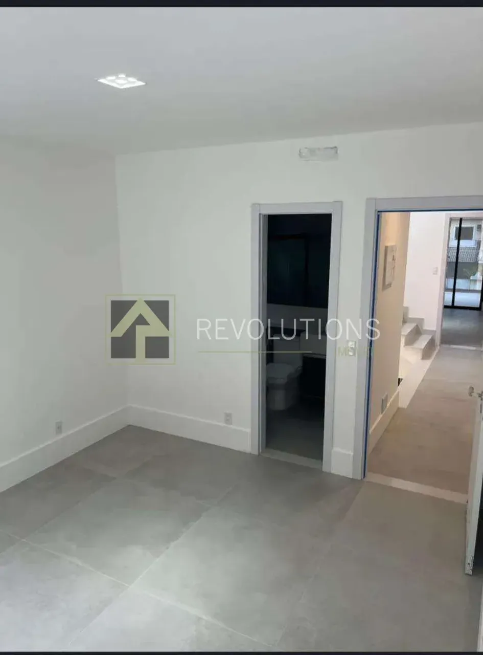 Casa com 3 quartos e 5 banheiros, com varanda — photo 11