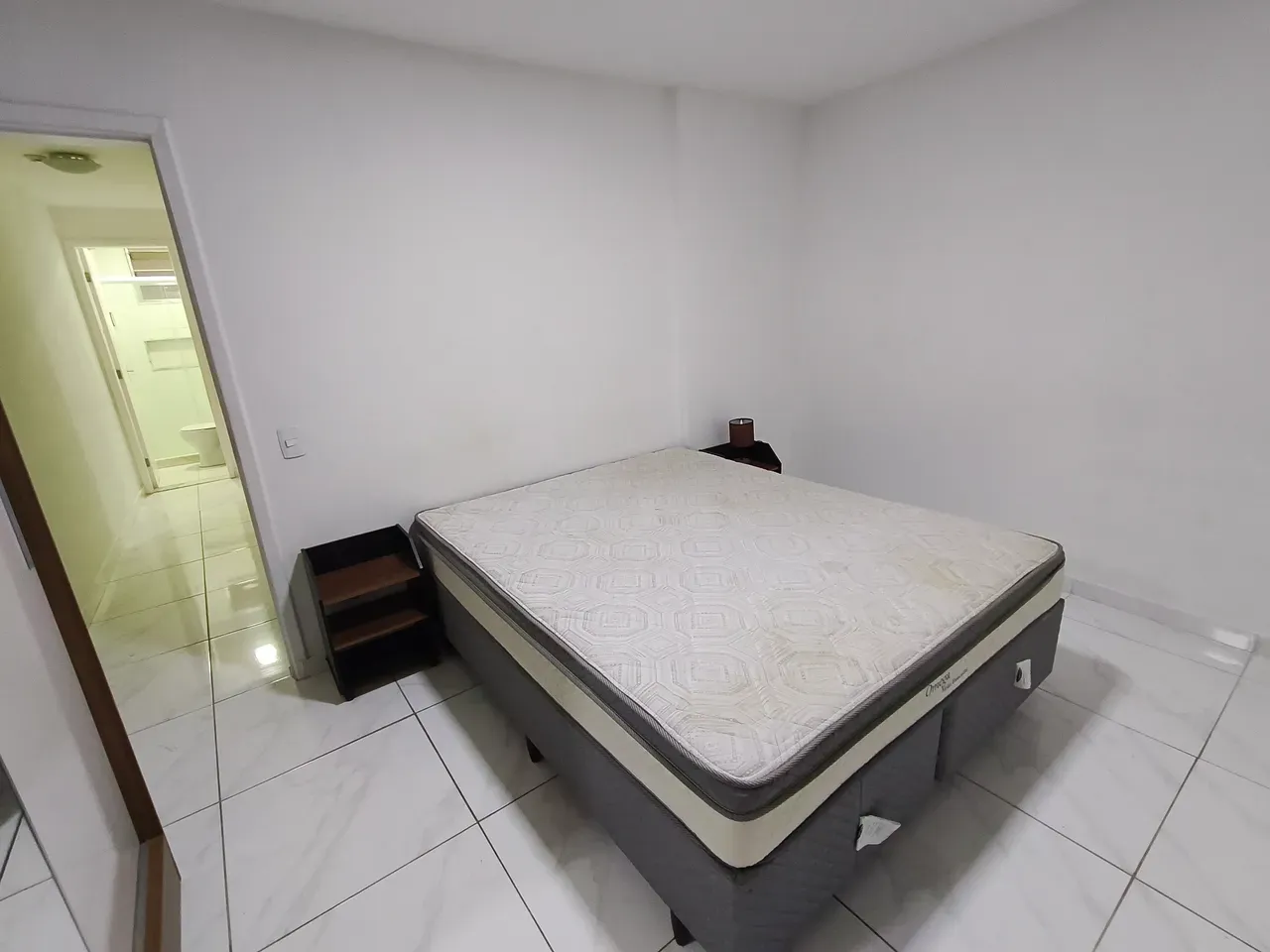 Furnished 2-bedroom apartment with open-plan kitchen — photo 18
