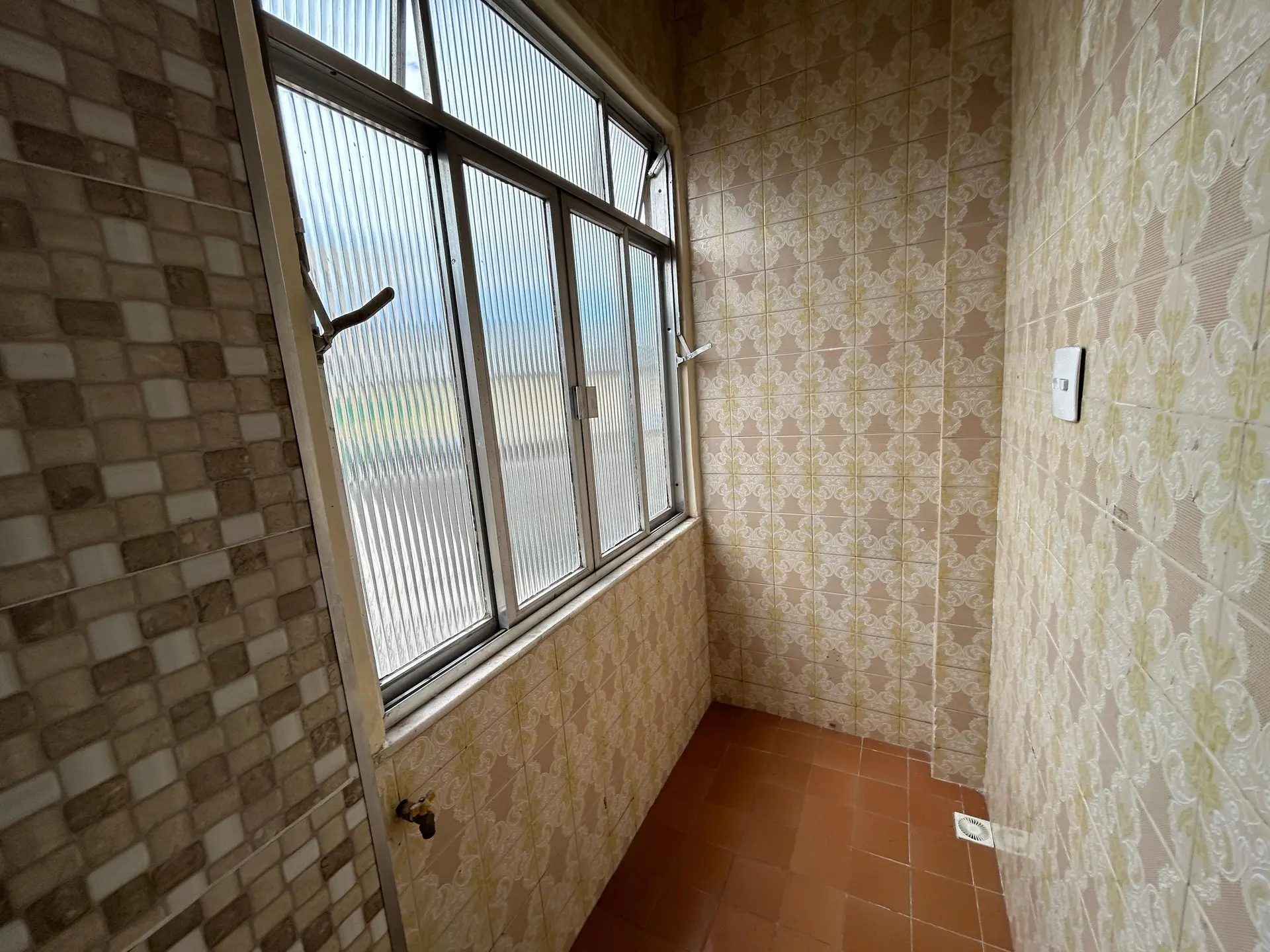 Unfurnished 1-bedroom apartment with 1 parking space — photo 19