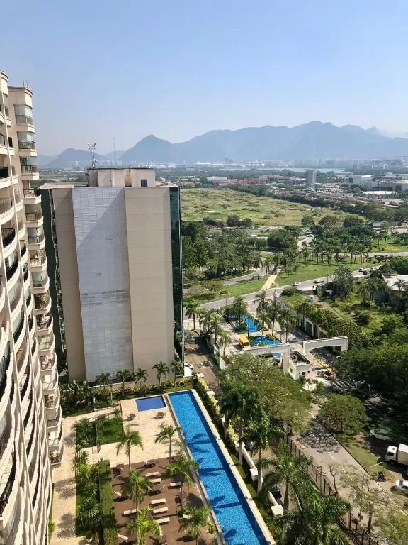 Furnished 2-bedroom apartment with window city view — photo 12
