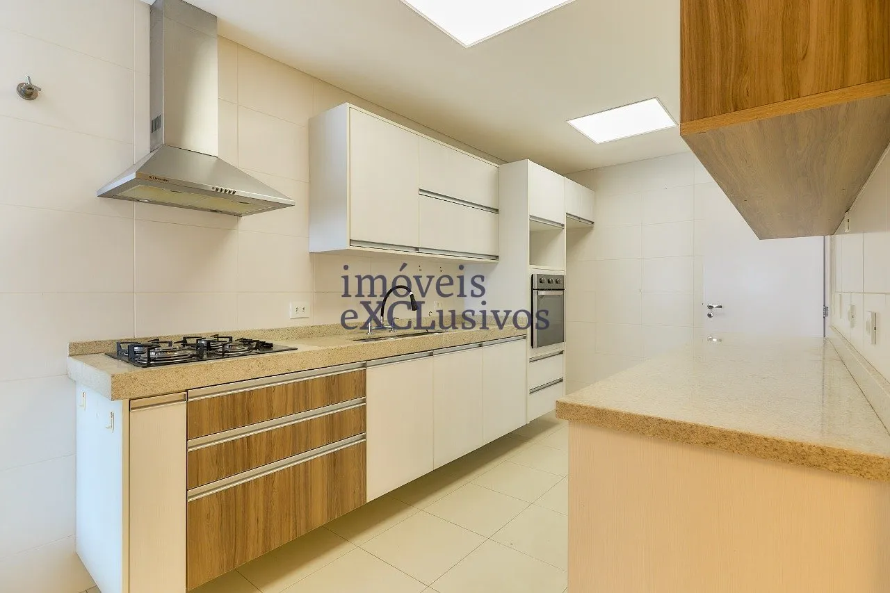298 m² apartment with 4 bedrooms and laundry area — photo 16