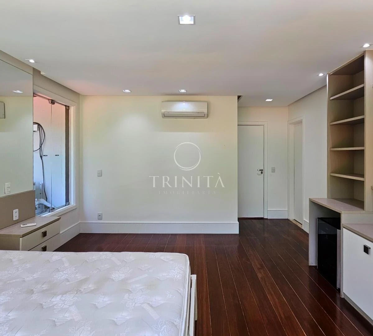 5-bedroom house with a bathtub in Rio de Janeiro — photo 12