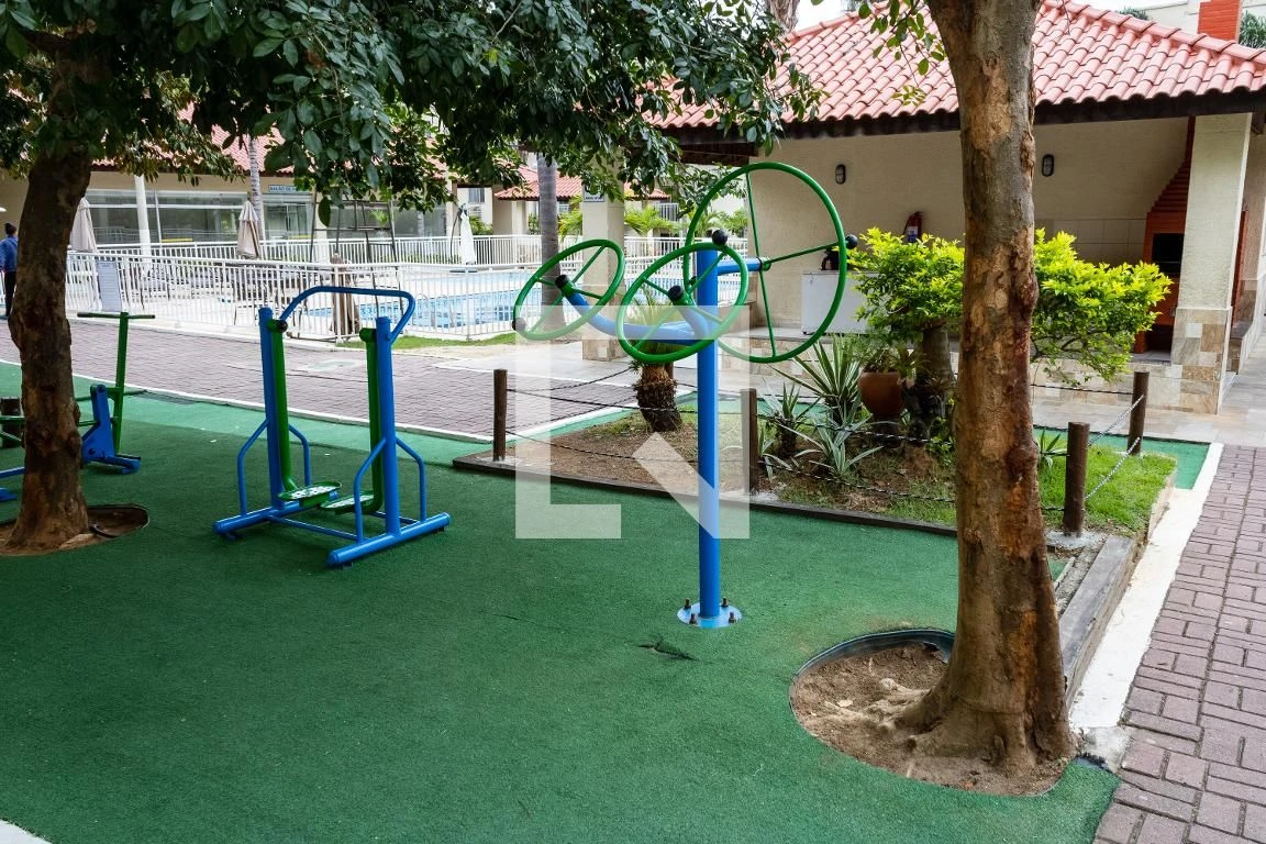 Apartamento com 2 quartos, 1 banheiro e varanda — photo 25