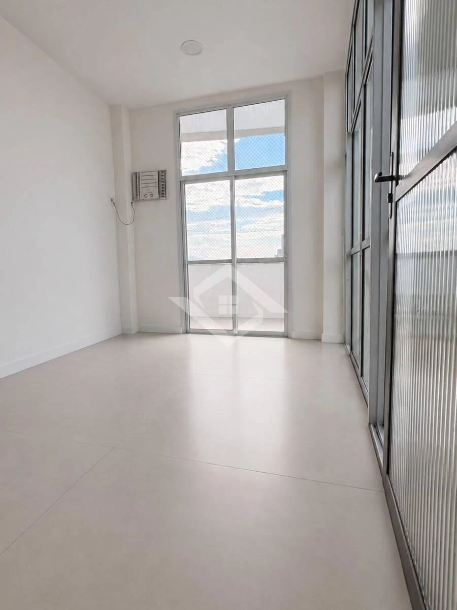 184 m² unfurnished apartment with 3 en-suites and parking — photo 7