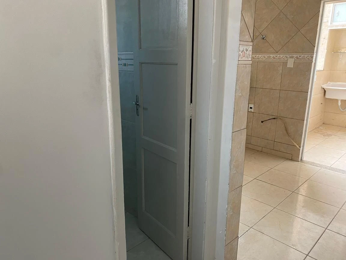 Unfurnished 3-bedroom apartment with 1 bathroom — photo 27