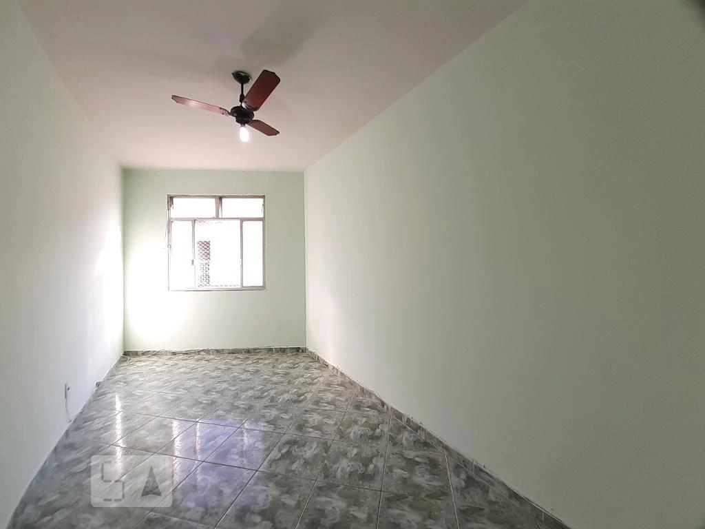 Unfurnished 2-bedroom apartment with 1 parking spot