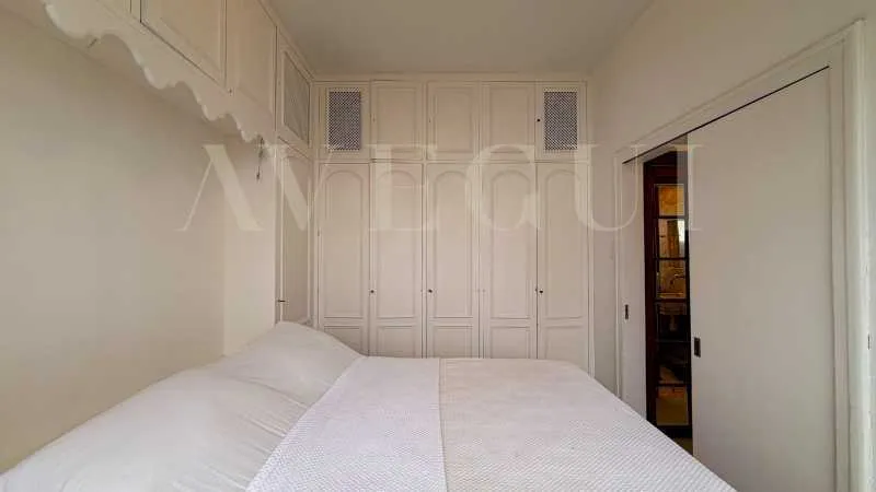 Bathtub in a 2-bedroom apartment, 69 m² — photo 11