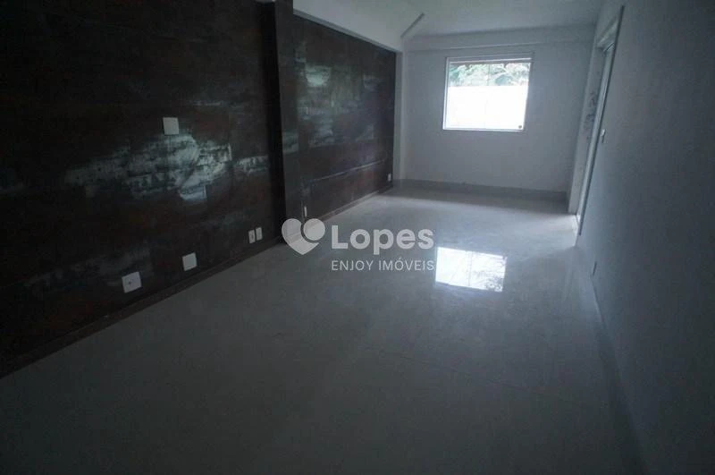 Furnished house, 330 m², with a glass-enclosed balcony — photo 9