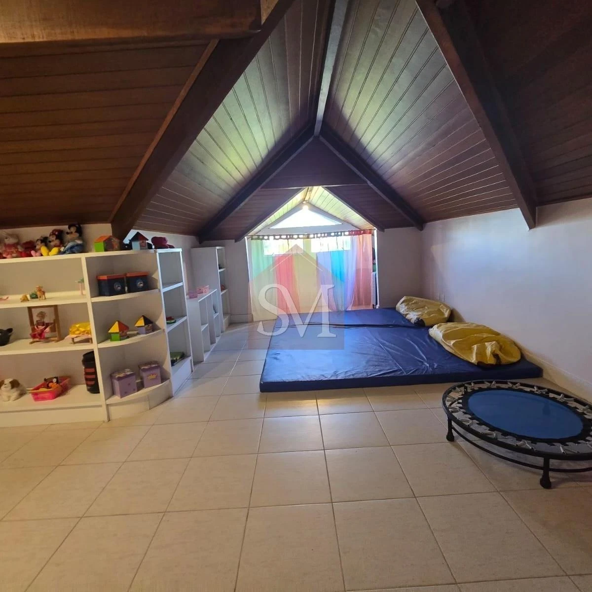Furnished triplex house with 4 en-suite rooms and 669 m² — photo 25
