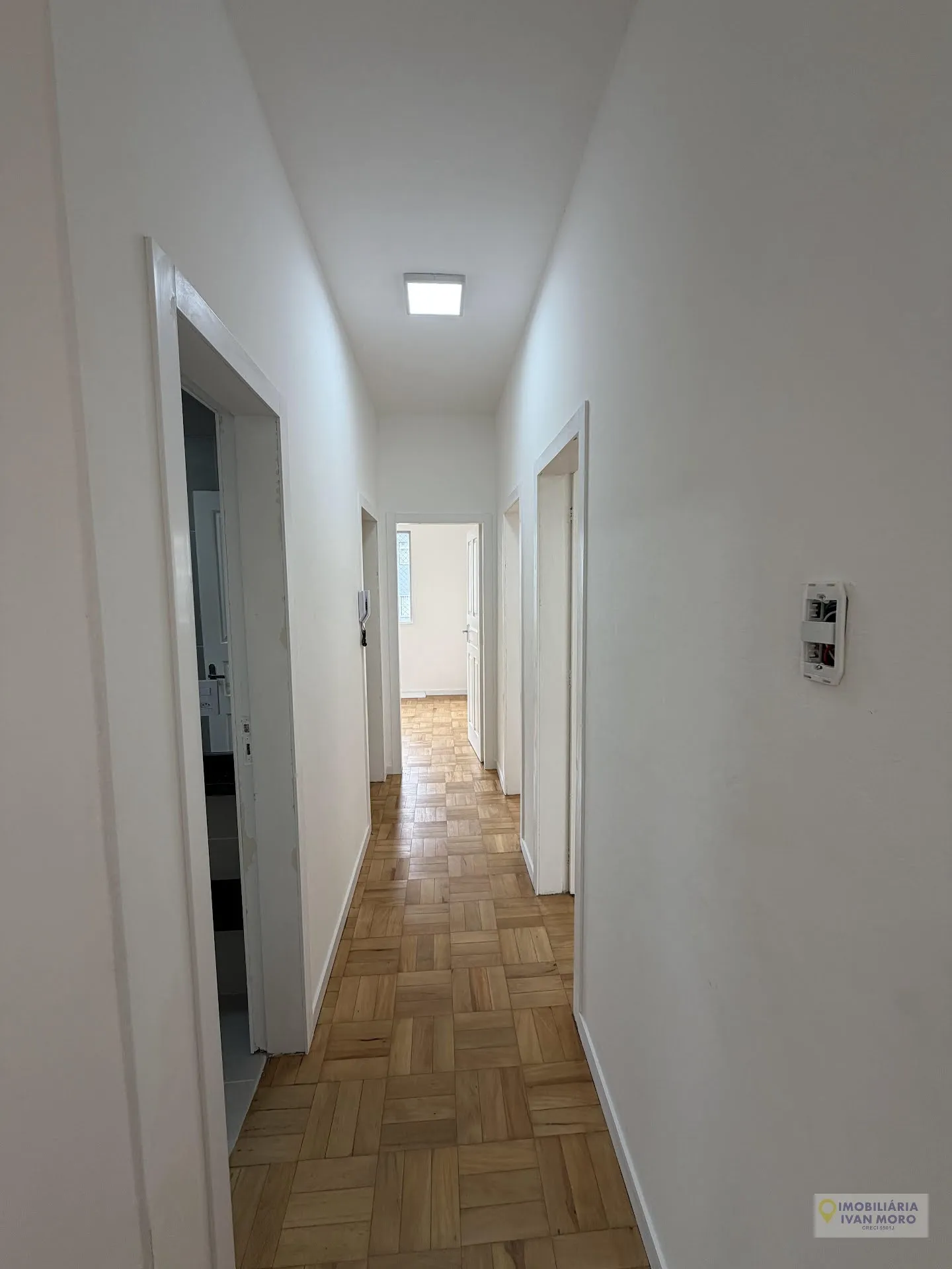 Квартира на 3-му поверсі з дерев'яною підлогою або ламінатом — photo 7