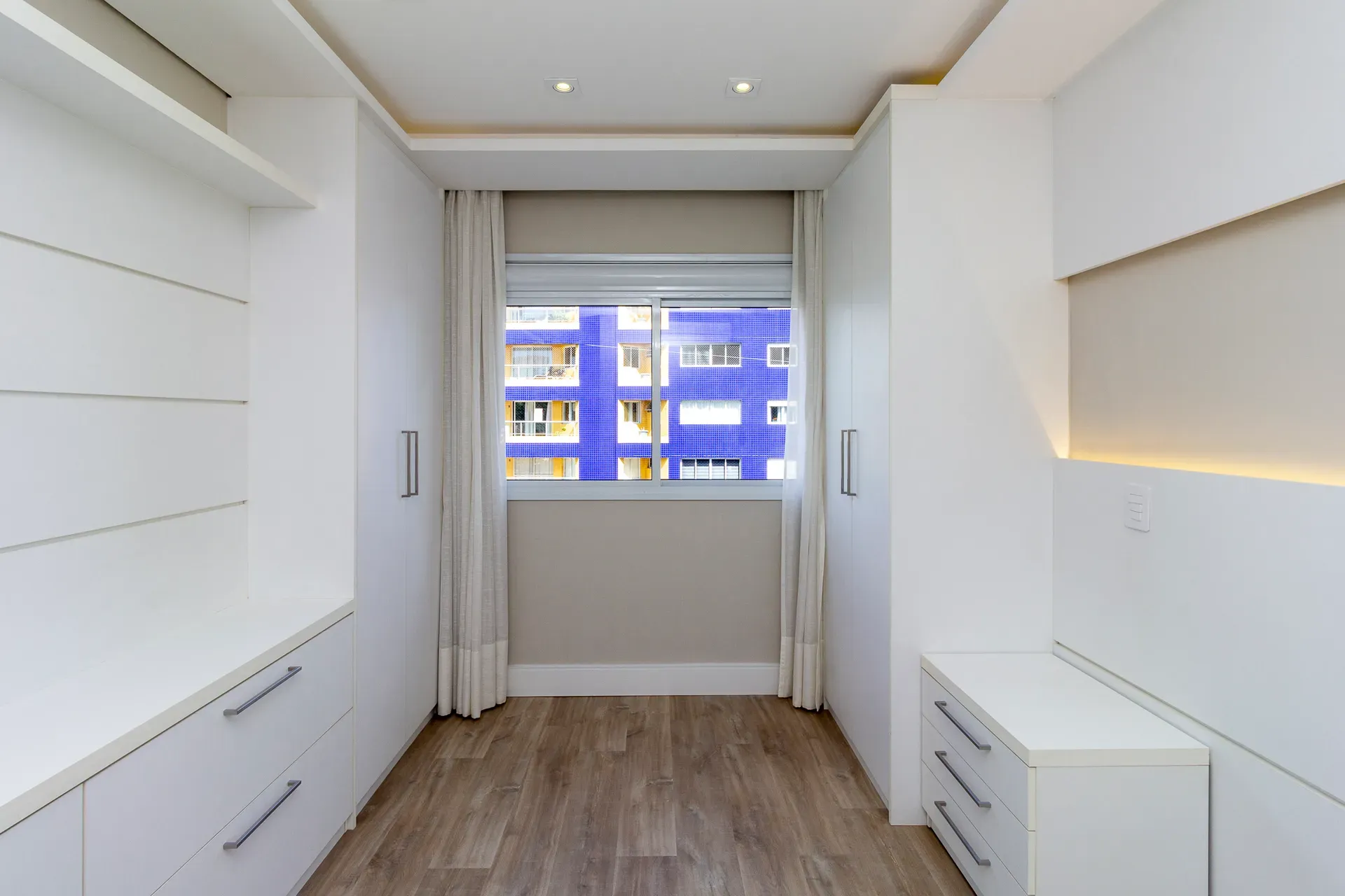 Unfurnished 4-bedroom apartment with 5 bathrooms — photo 46