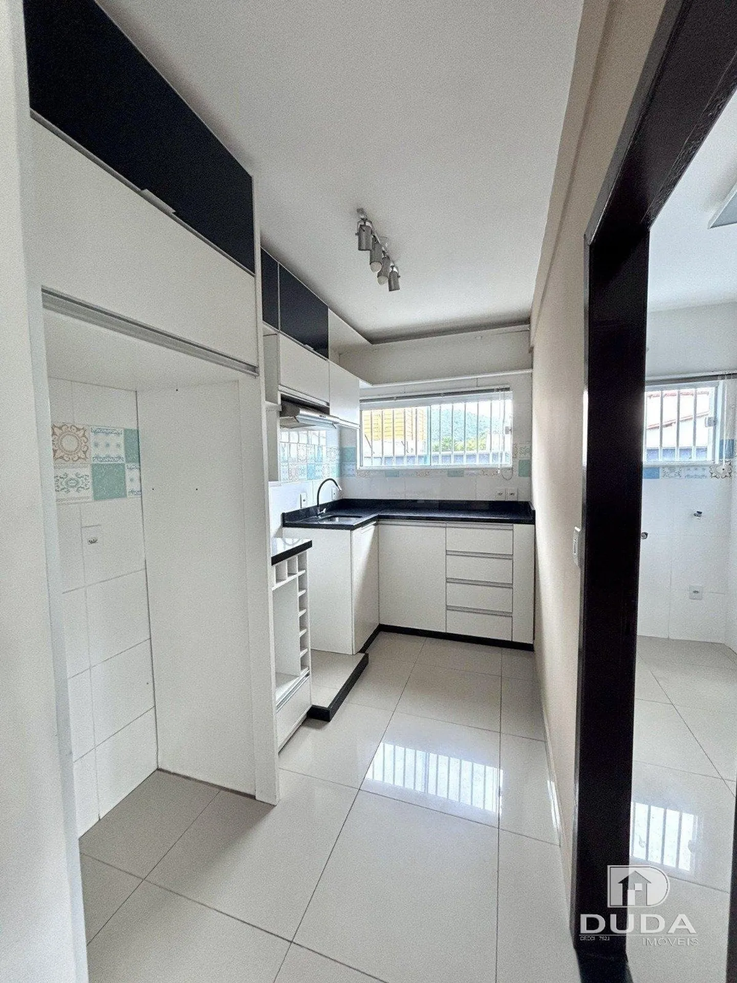 2-bedroom house with a grill on the balcony in Florianópolis — photo 18