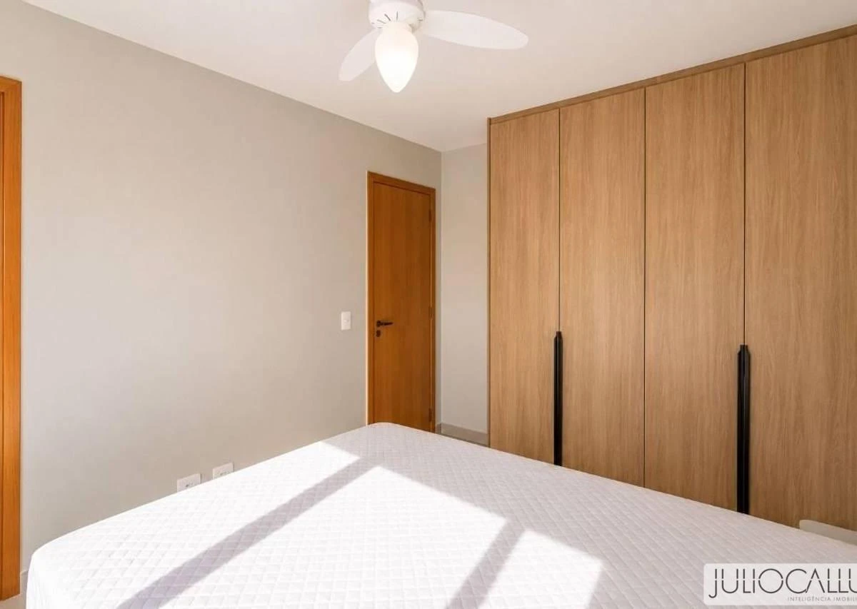 One-bedroom apartment with a washing machine — photo 16