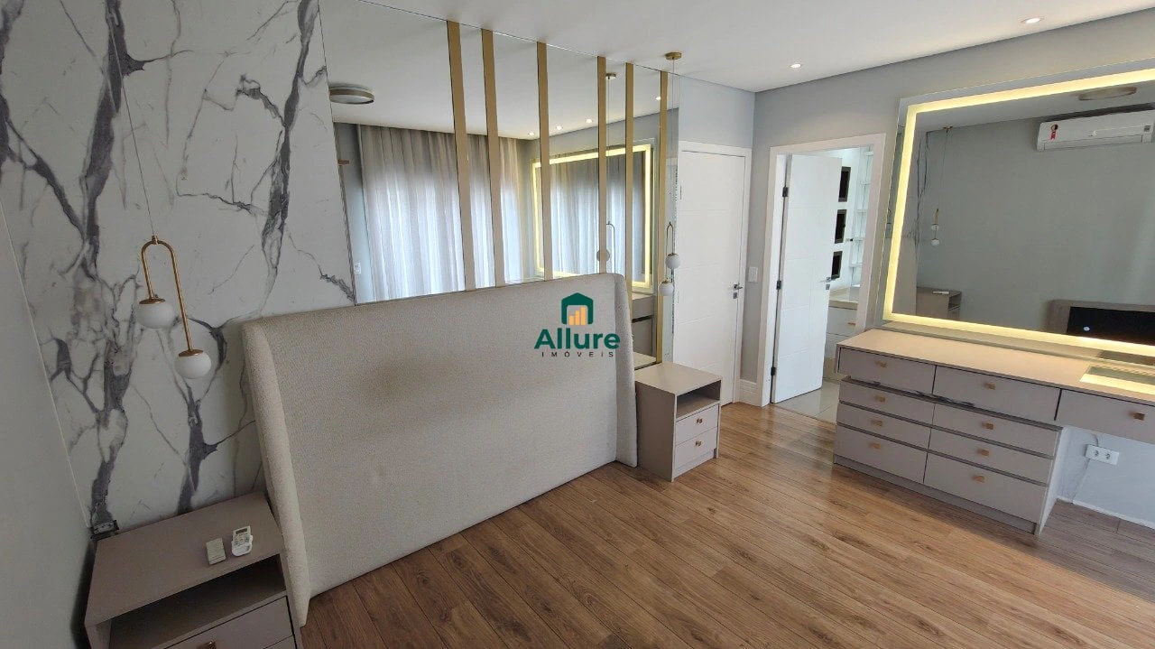 Bathtub in a 3-bedroom house, 181 m² — photo 4