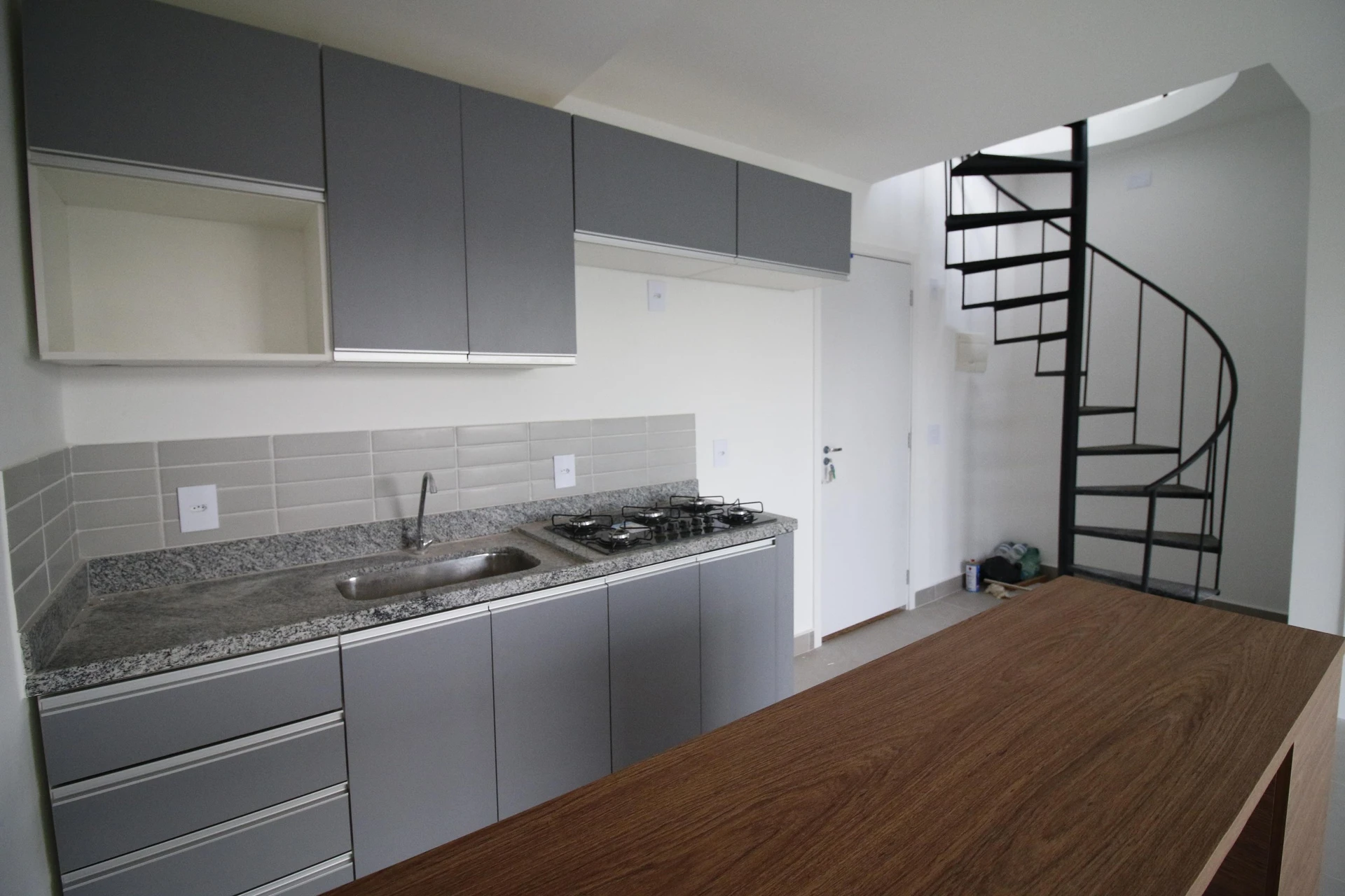 Home office in a 2-bedroom apartment, 130 m² — photo 7