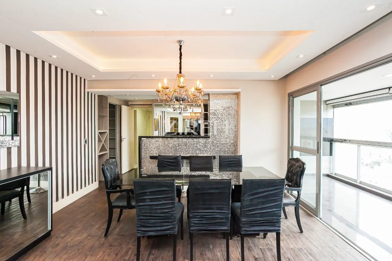 Furnished apartment, 134 m², with floor-to-ceiling windows — photo 13