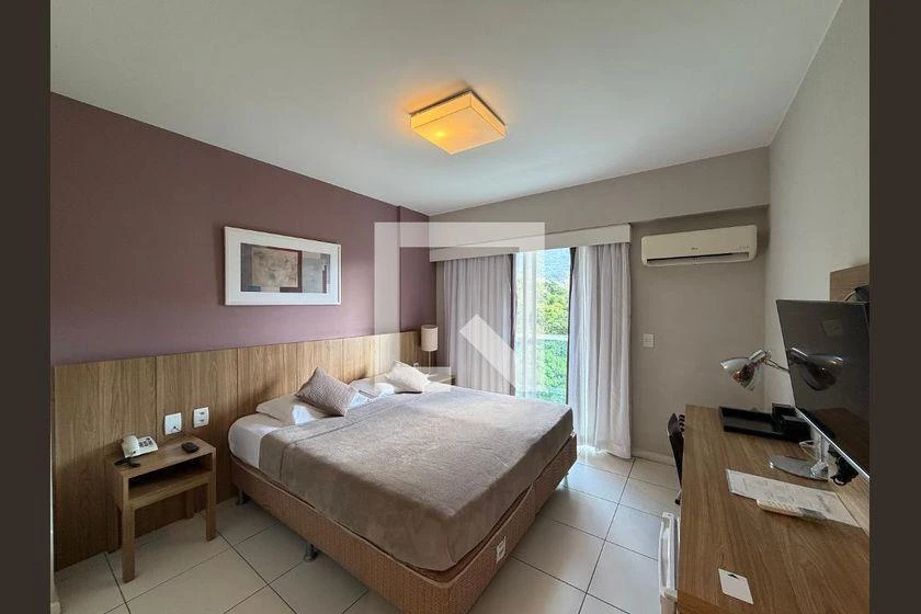 Furnished 2-bedroom apartment with an en-suite pair — photo 14