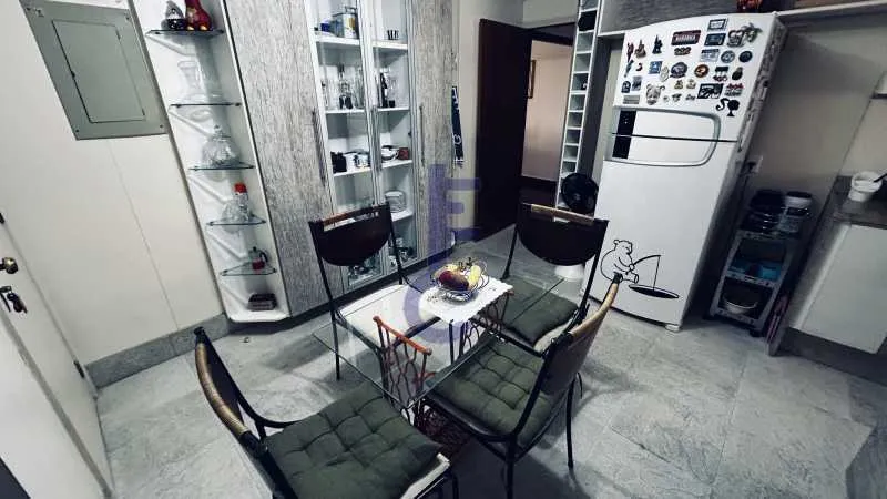 4-bedroom apartment with a grill on the balcony — photo 10