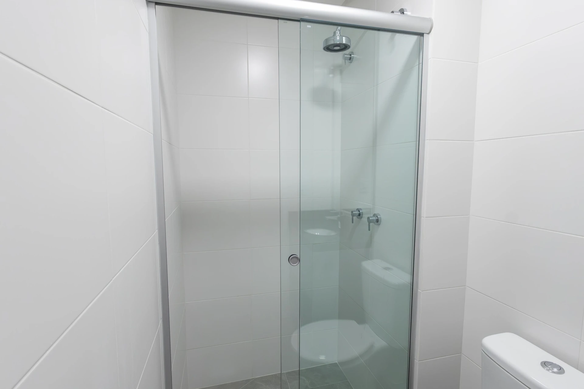 Furnished studio with 1 bedroom and a glassed balcony