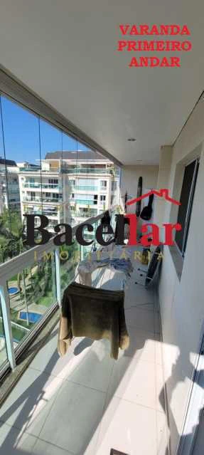 Furnished 203 m² apartment with enclosed balcony — photo 12