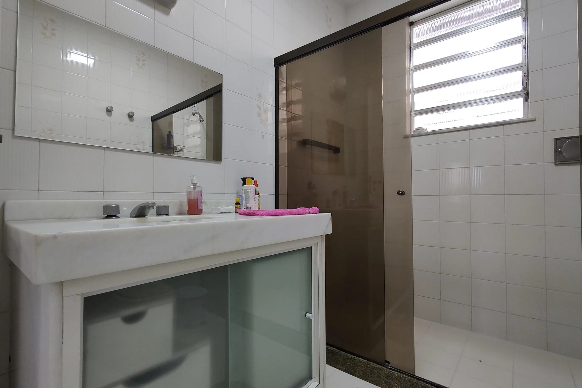 Jacuzzi y 3 dormitorios: casa de 742 m² — photo 69