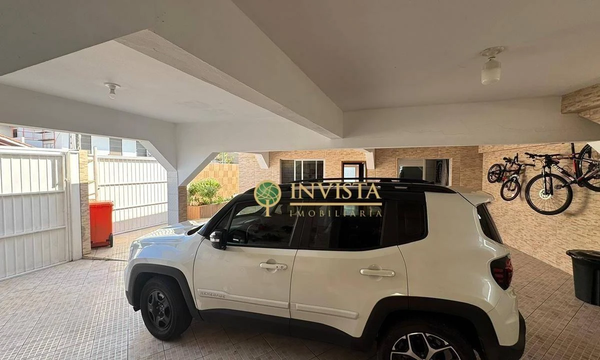 Casa de 4 dormitorios y 525 m², con 2 plazas — photo 26
