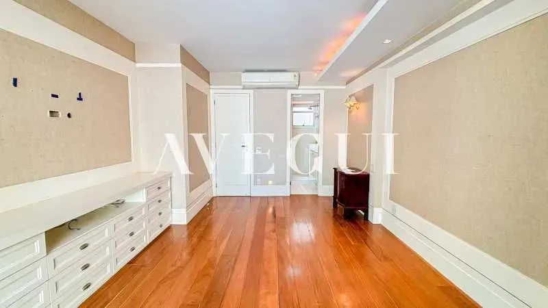 2-bedroom apartment with glassed-in balcony and 4 parking — photo 13