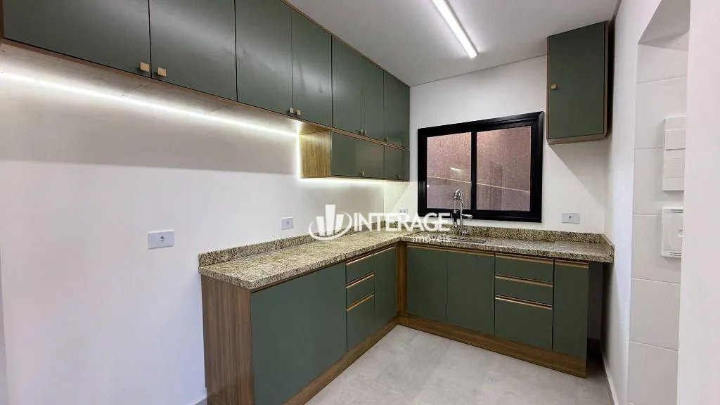 3-suite townhouse with private BBQ and garden — photo 6