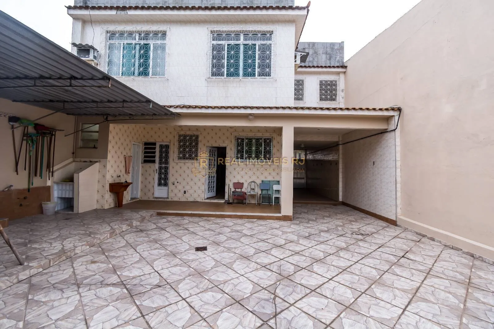 Unfurnished house with 3 bedrooms and 5 bathrooms — photo 60