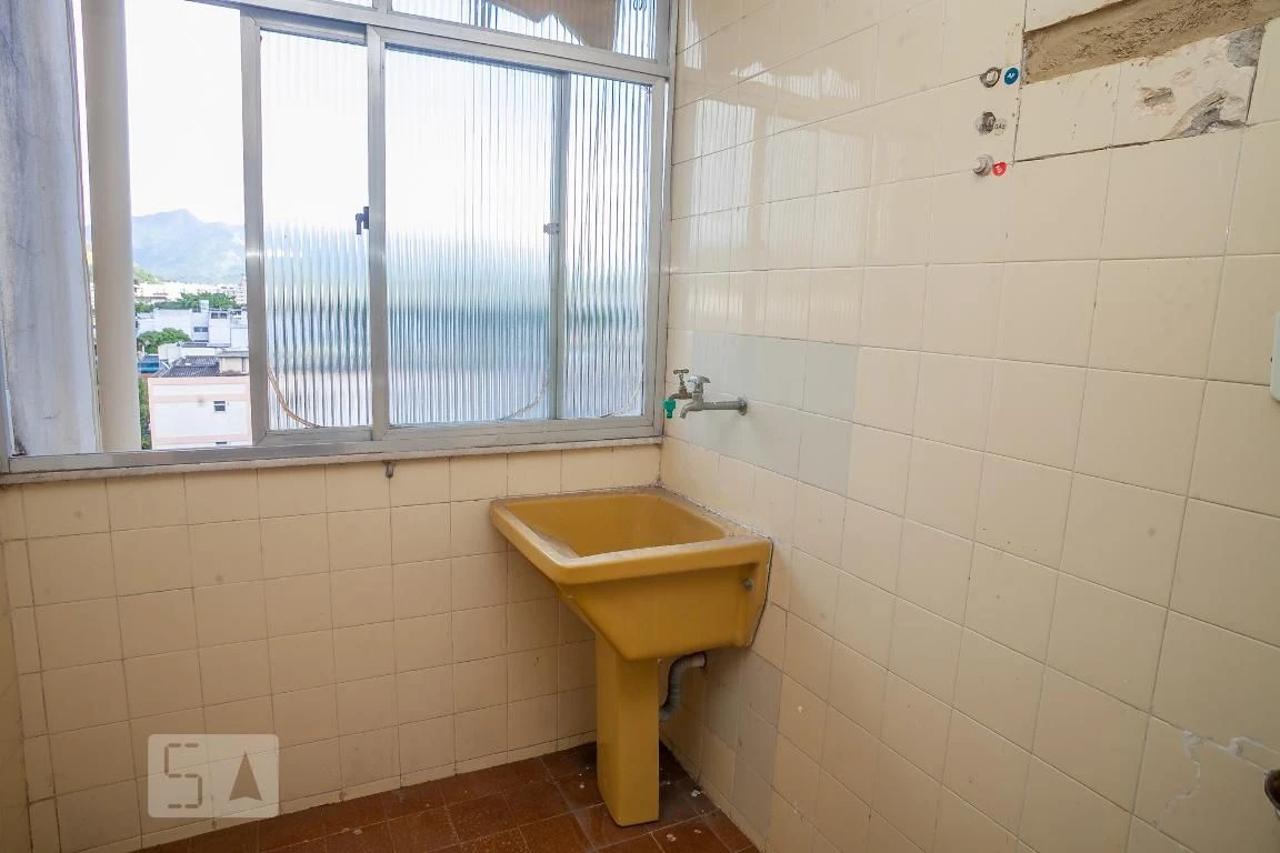 2-bedroom apartment with a mountain view in Rio de Janeiro — photo 15